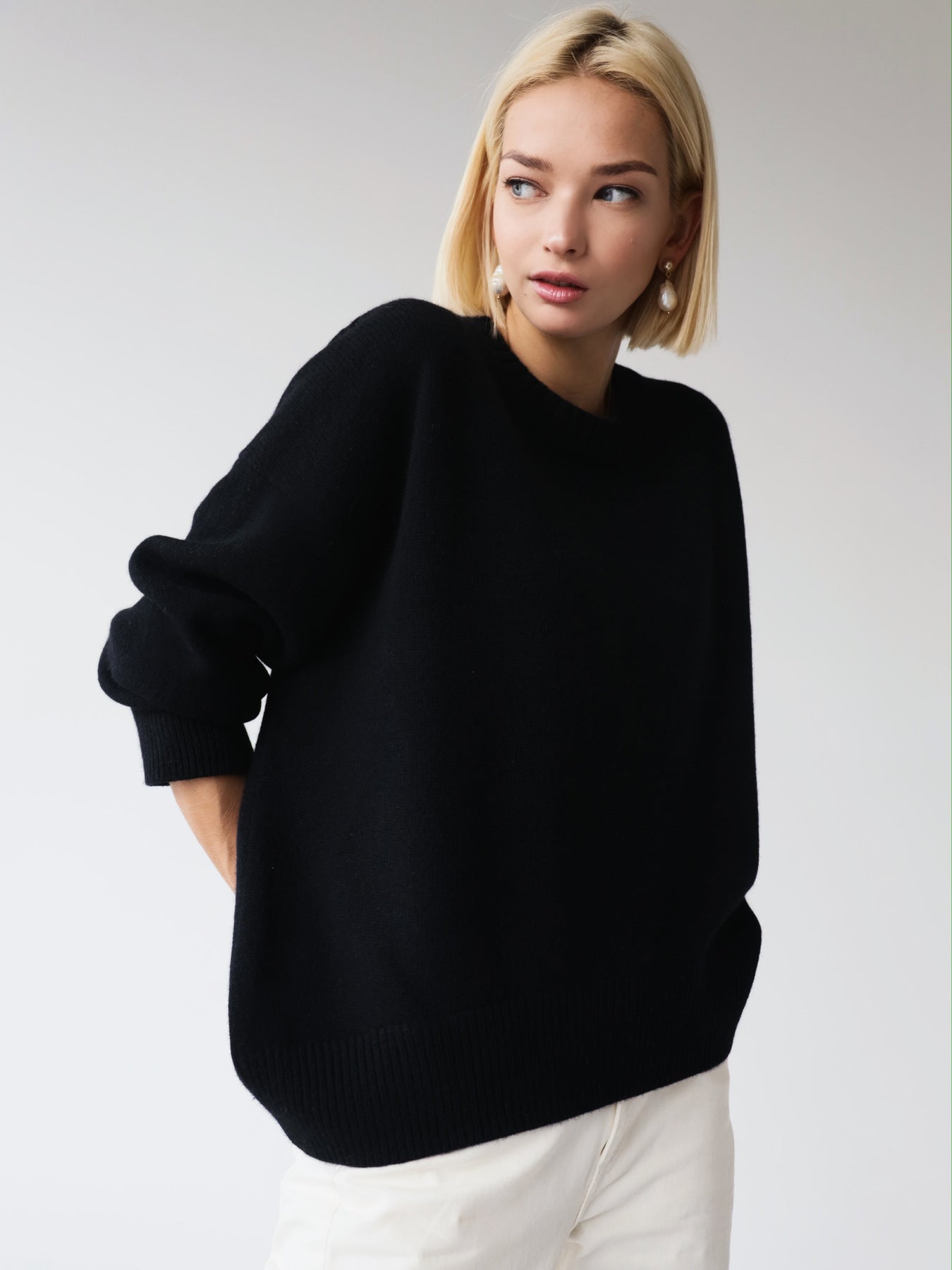 Women's Round Neck Loose Solid Color Knitwear
