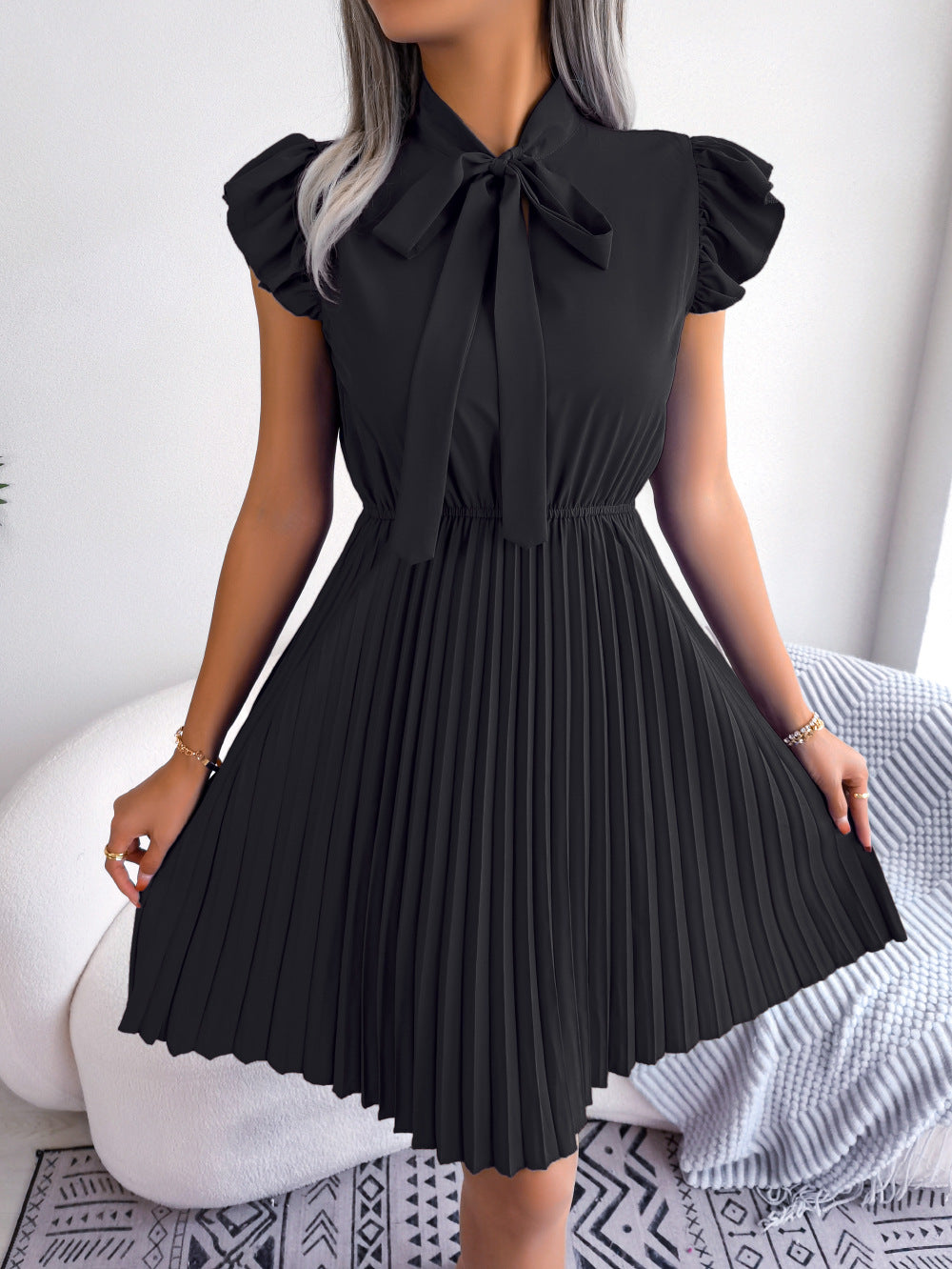 Women's Style Elegant Tied Waist-controlled Large Hem Dresses