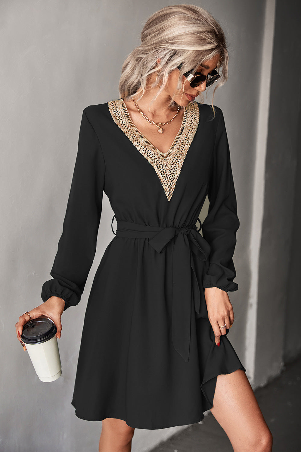 Women's Autumn Fashion V-neck Lace Long Sleeve Dresses