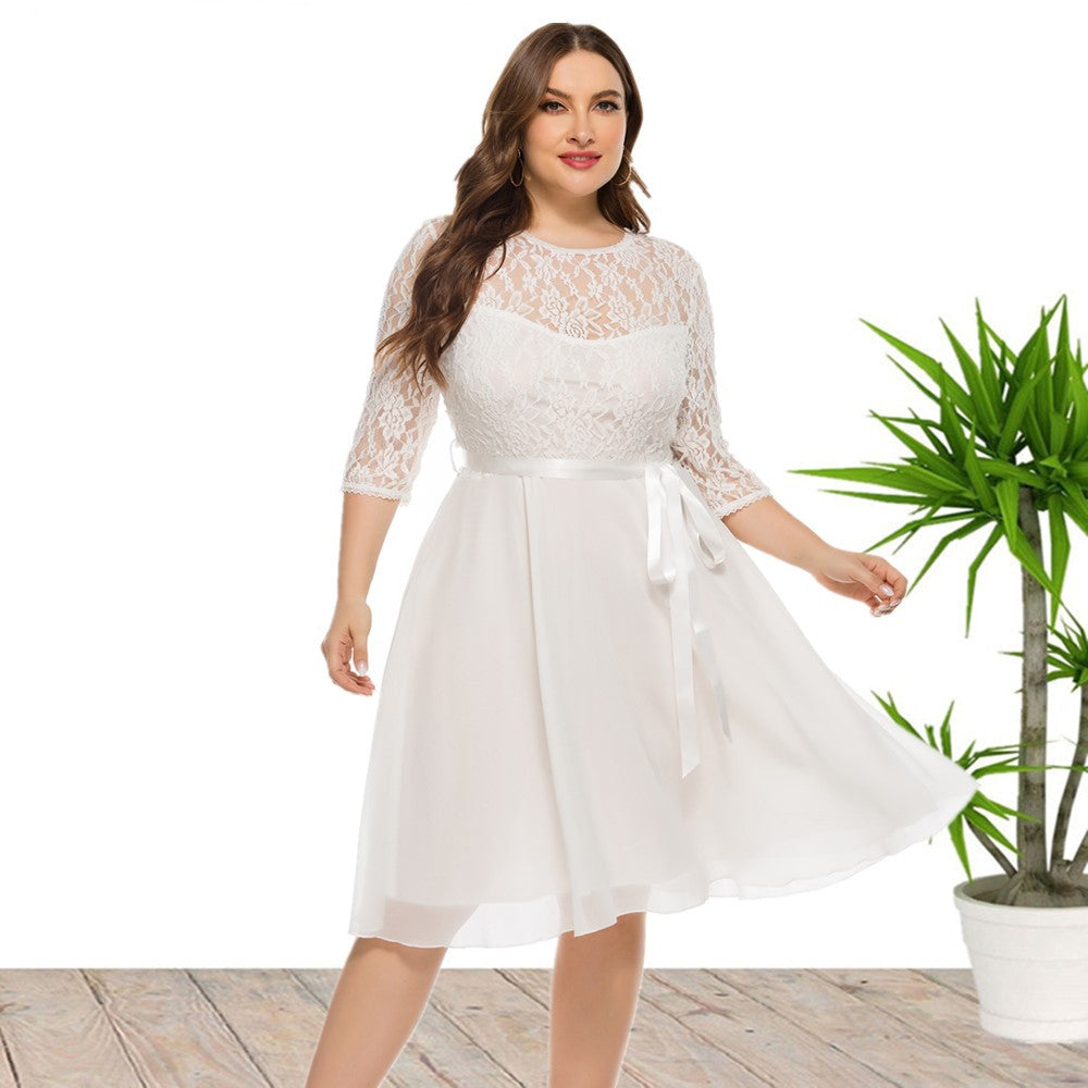 Großes Sommerkleid für Damen mit Spitzen-Chiffon-Nähten