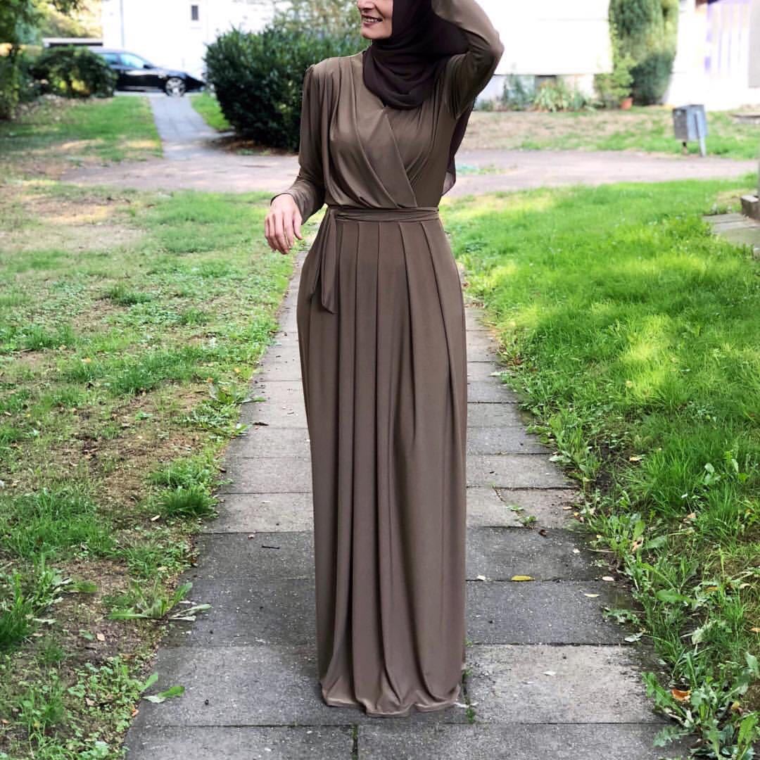 Women's Arabic Long V-neck Pleated Round Neck Dresses