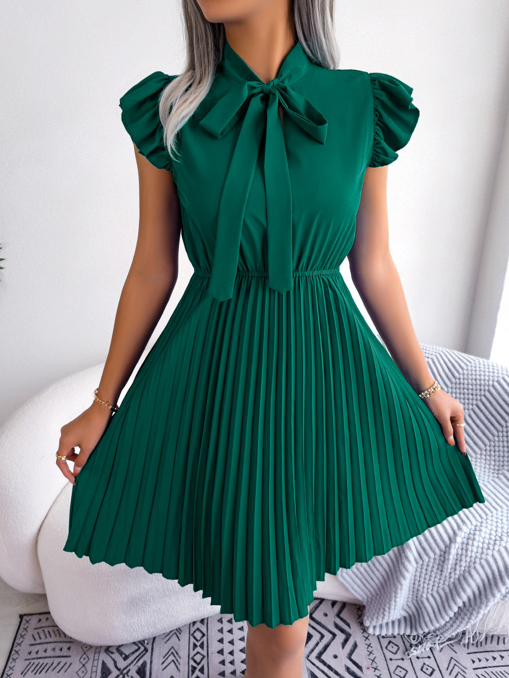 Women's Style Elegant Tied Waist-controlled Large Hem Dresses