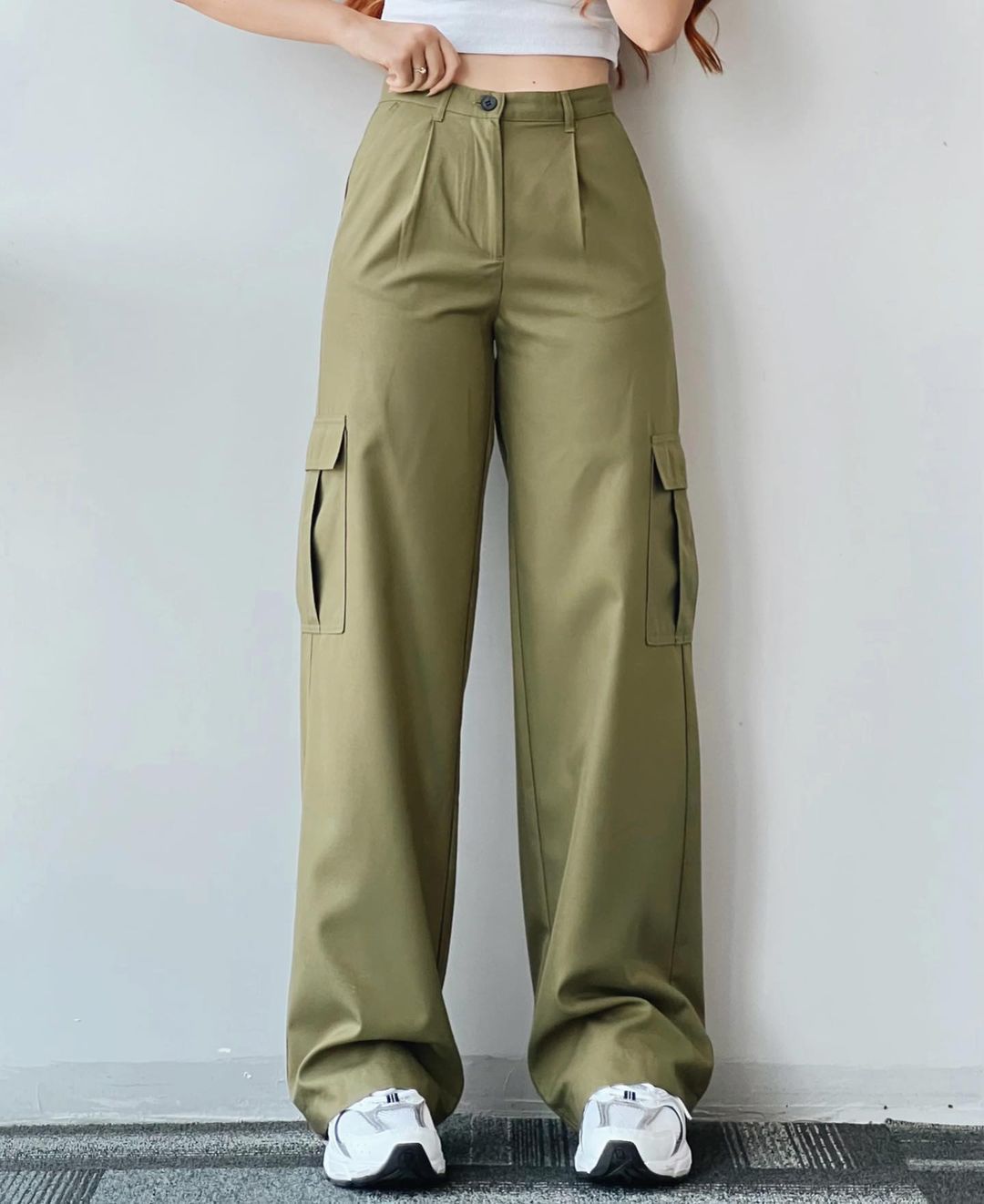 Mid-waist Three-dimensional Pocket Trousers Tight Waist Pants