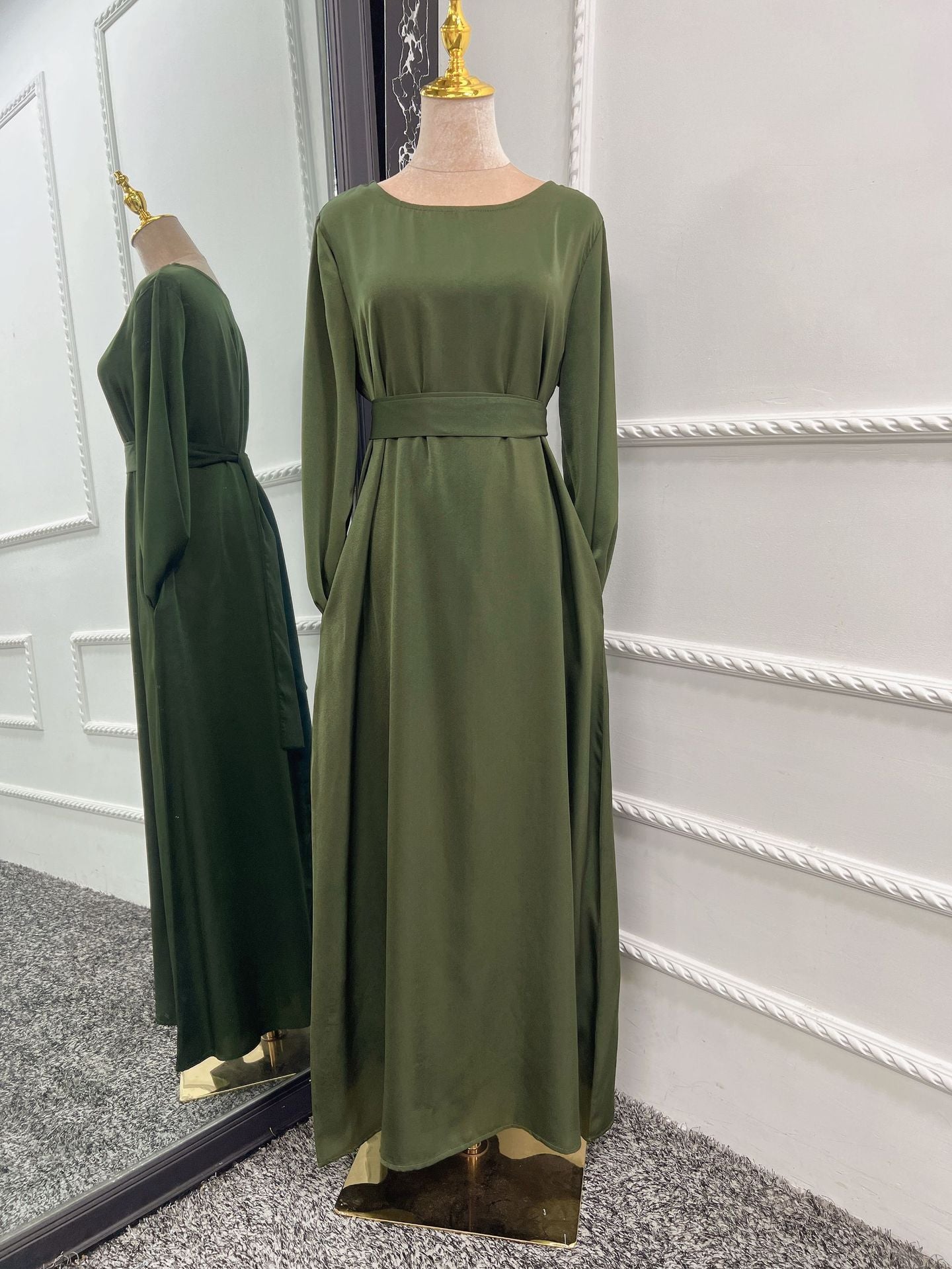 Glamouröse, schlichte, einfarbige Robe-Kleider